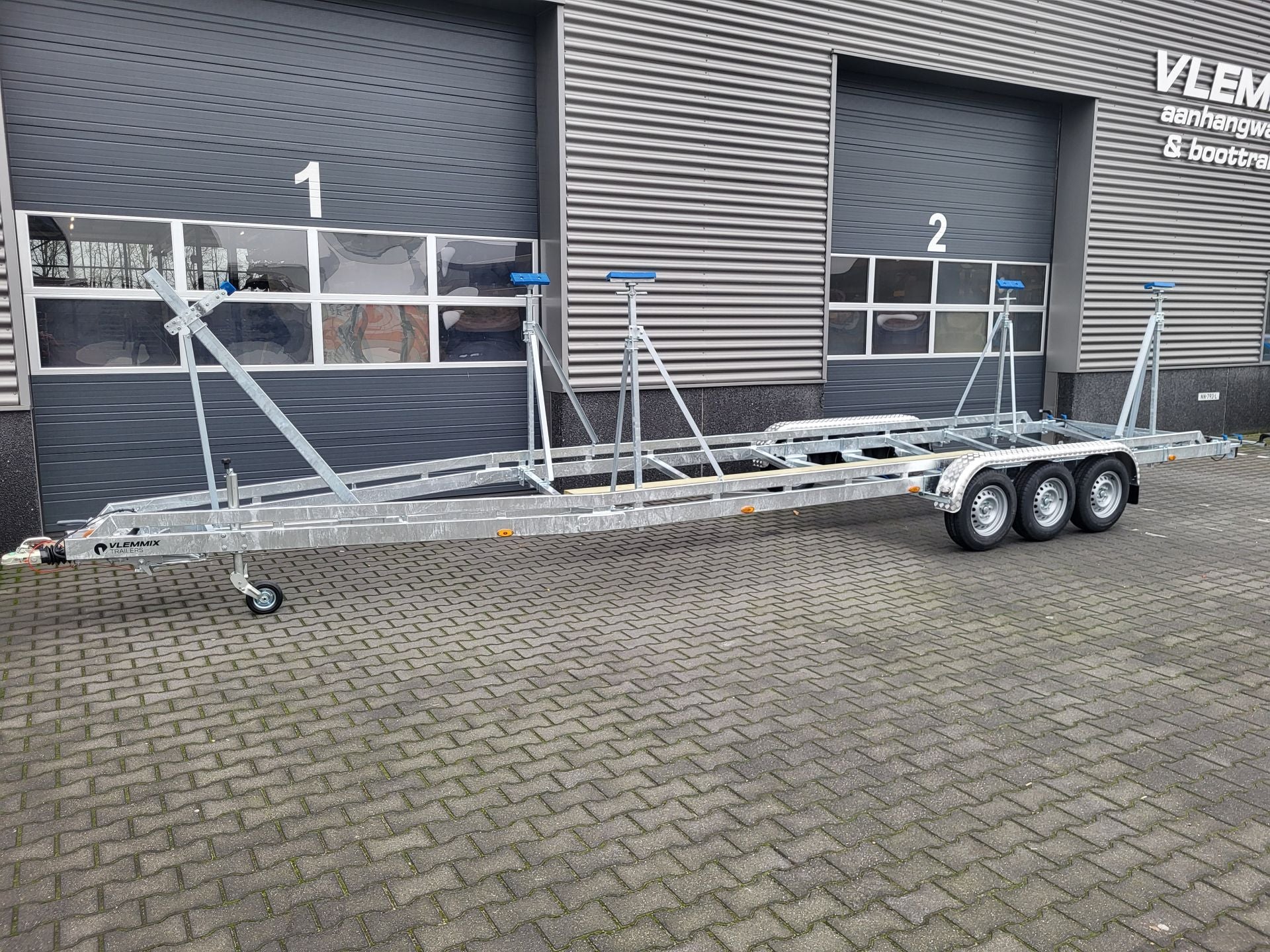 Remolque Velero 10,00 x 2,55 m - 2750 Kg - 3 ejes