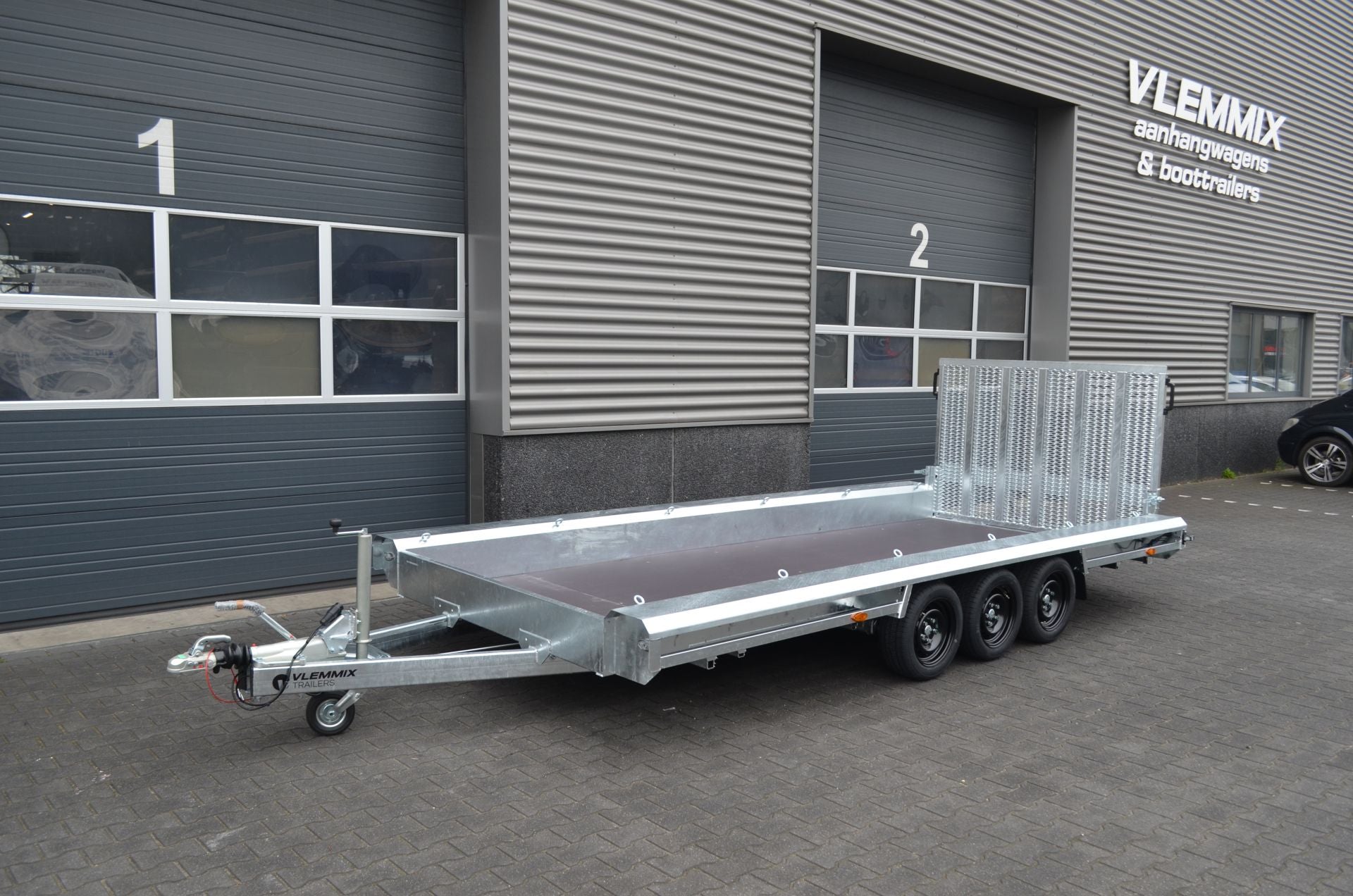 Remolque Portamaquinaria 4,8 x 1,8 m 3500 kg - 3 x ejes 1500 kg